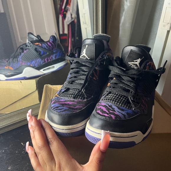 JORDAN 4 RETRO BLACK RUSH VIOLET - Picture 4 of 4